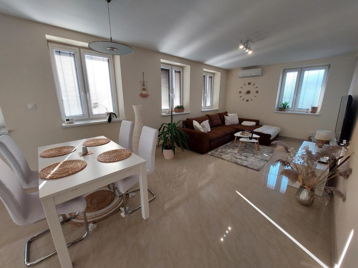 Frastak Apartment *